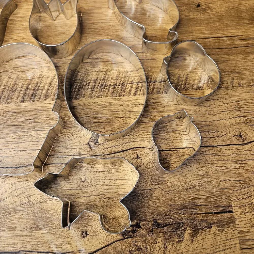 Family Circle Taste of Spring Cookie Cutter Duck Egg Wheelbarrow basket bunny